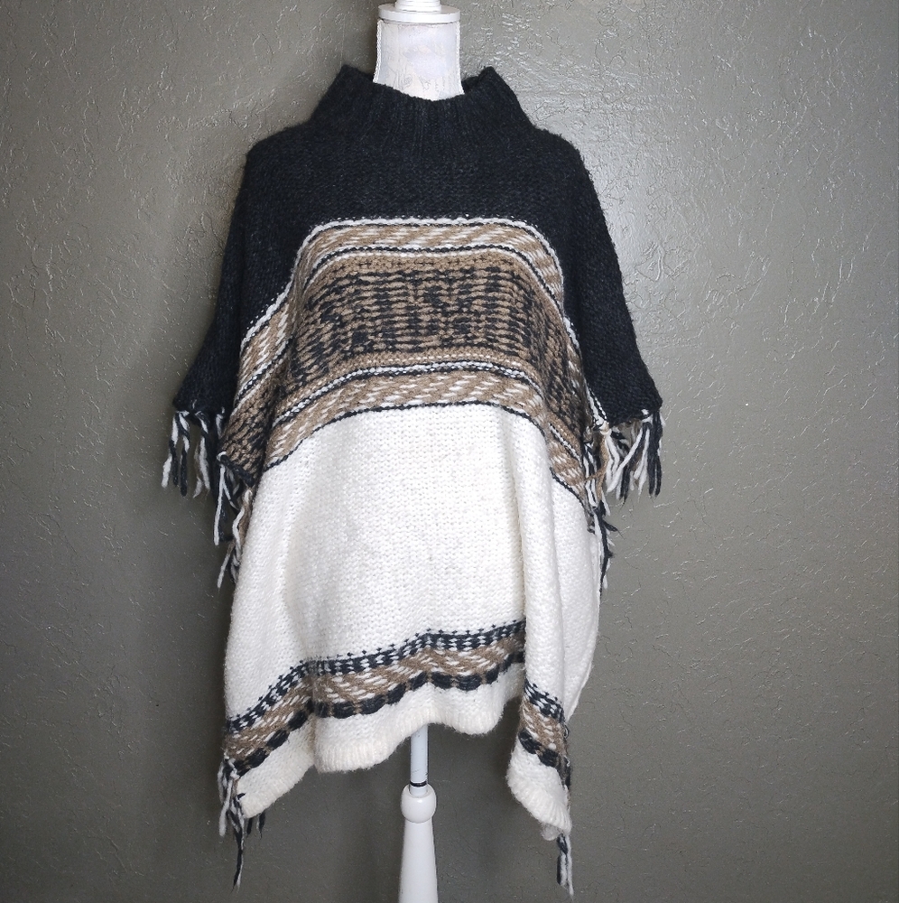 Free People Labyrinth Fringe Wool Angora Blend Bohemian Poncho M/L Fall Winter